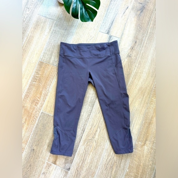 Lululemon Base Pace Cropped Leggings Size 10 - Picture 1 of 2
